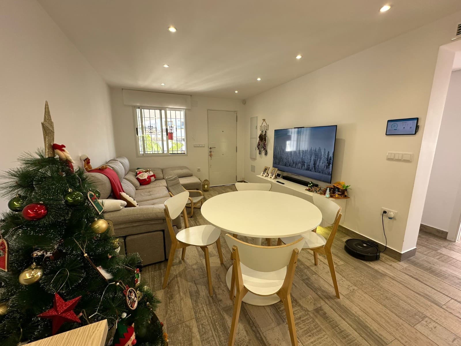 3 soverom Kjedet enebolig til salgs i La Marina med svømmebasseng - € 270 000 (Ref: 9484060)