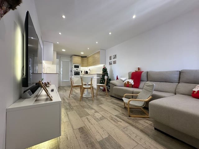 3 soverom Kjedet enebolig til salgs i La Marina, Elche / Elx med svømmebasseng - € 270 000 (Ref: 9484060)