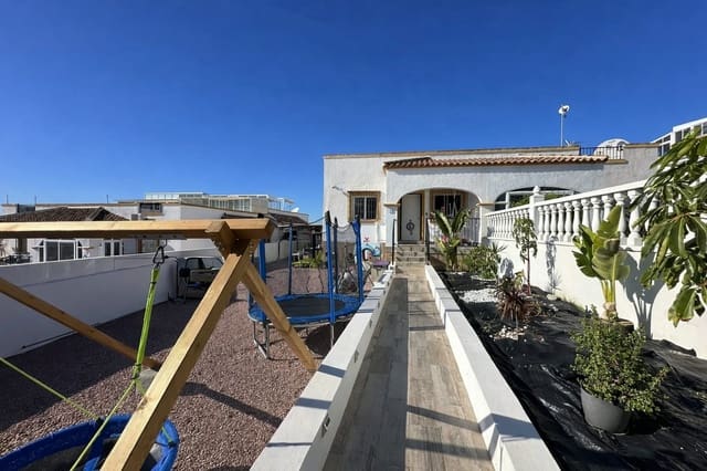 3 soverom Kjedet enebolig til salgs i La Marina, Elche / Elx med svømmebasseng - € 270 000 (Ref: 9484060)