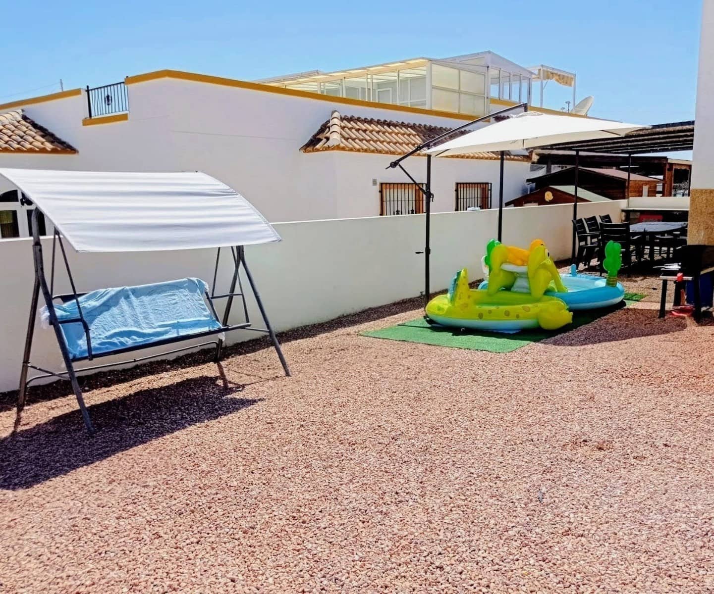 3 soverom Kjedet enebolig til salgs i La Marina med svømmebasseng - € 270 000 (Ref: 9484060)