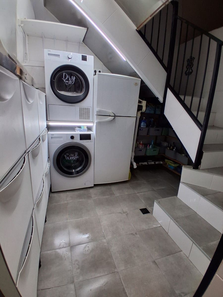 3 soverom Kjedet enebolig til salgs i La Marina med svømmebasseng - € 270 000 (Ref: 9484060)