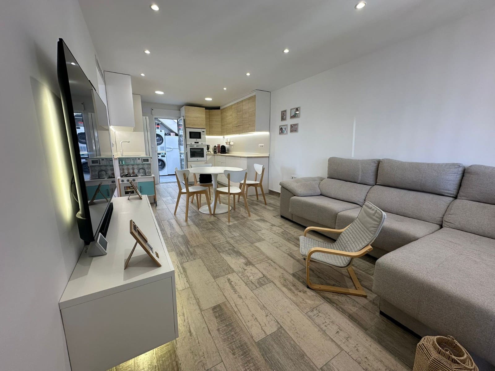 3 sypialnia Dom blizniak na sprzedaż w La Marina z basenem - 270 000 € (Ref: 9484060)