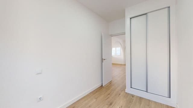 2 soveværelse Semi-Rækkehus til salg i Blue Lagoon - € 199.000 (Ref: 9563982)