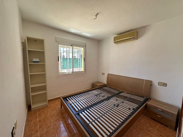 3 Zimmer Doppelhaus zu verkaufen in La Marina, Elche / Elx mit Pool Garage - 160.000 € (Ref: 9569970)