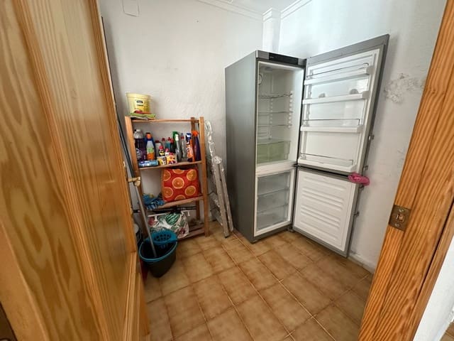 4 makuuhuone Omakotitalo myytävänä paikassa La Marina, Elche / Elx - 195 000 € (Ref: 9580286)