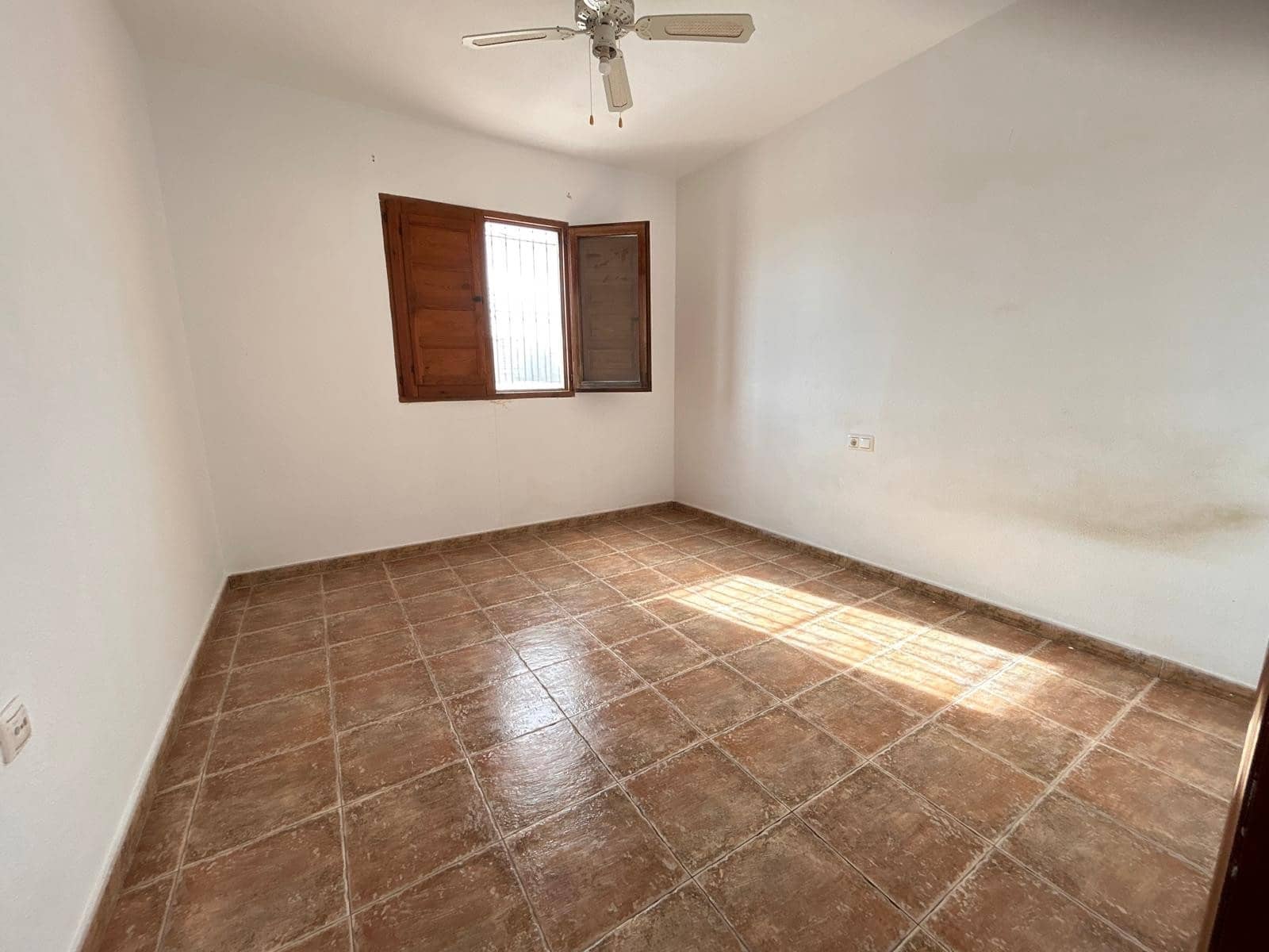 Chalet de 4 habitaciones en Catral en venta con piscina garaje - 340.000 € (Ref: 9630567)