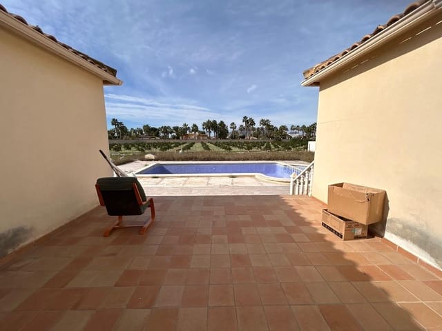 Chalet de 4 habitaciones en Catral en venta con piscina garaje - 340.000 € (Ref: 9630567)