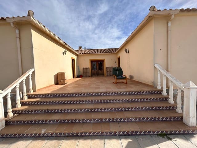 Chalet de 4 habitaciones en Catral en venta con piscina garaje - 340.000 € (Ref: 9630567)
