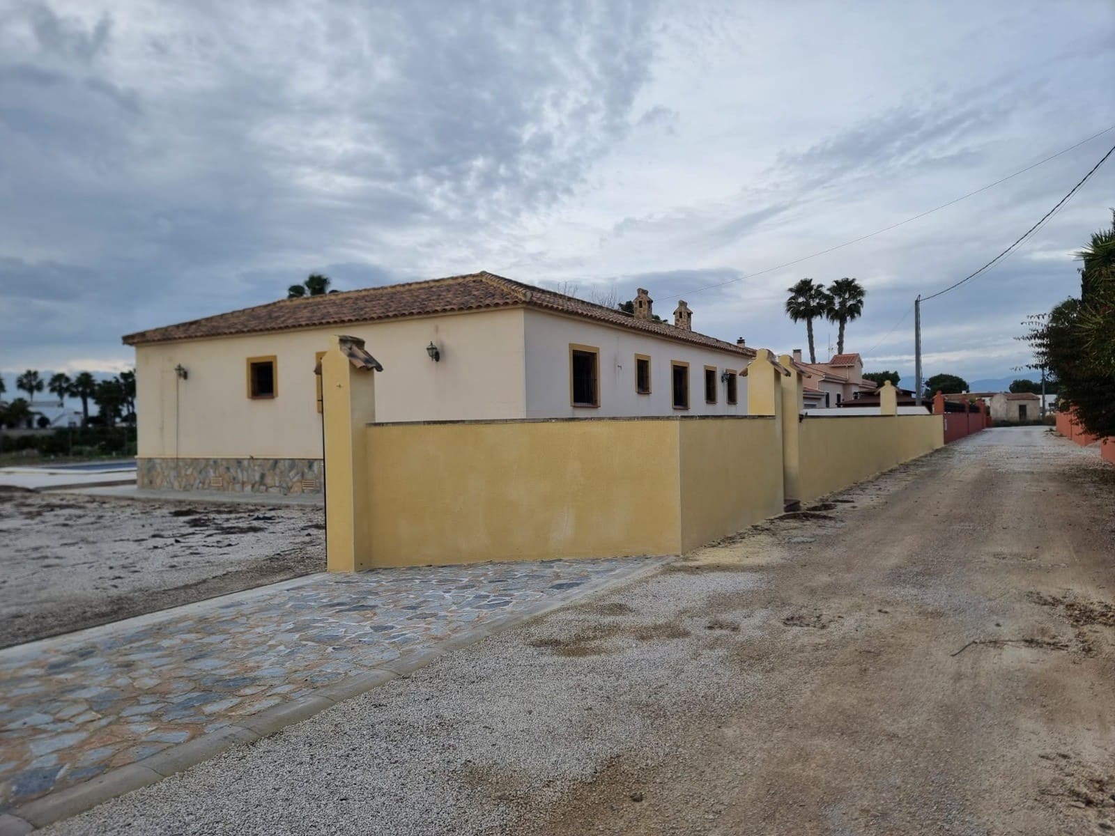 Chalet de 4 habitaciones en Catral en venta con piscina garaje - 340.000 € (Ref: 9630567)