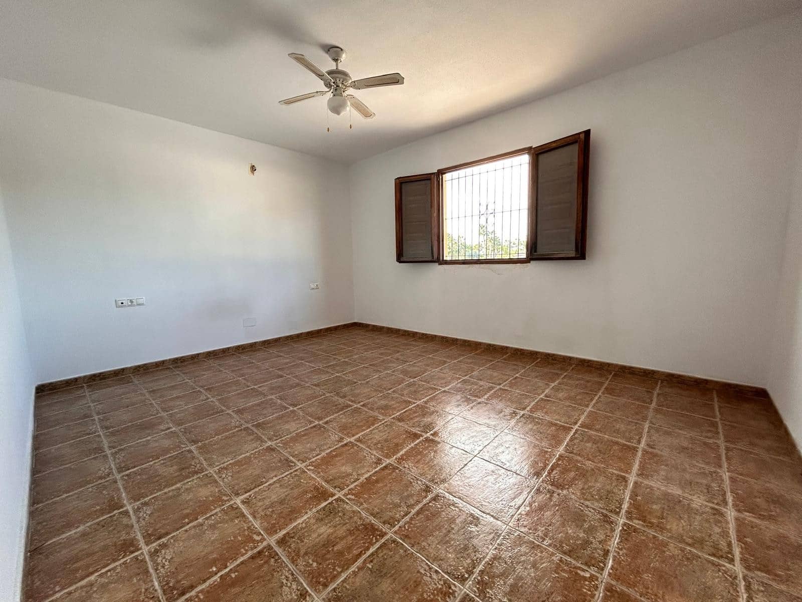 Chalet de 4 habitaciones en Catral en venta con piscina garaje - 340.000 € (Ref: 9630567)