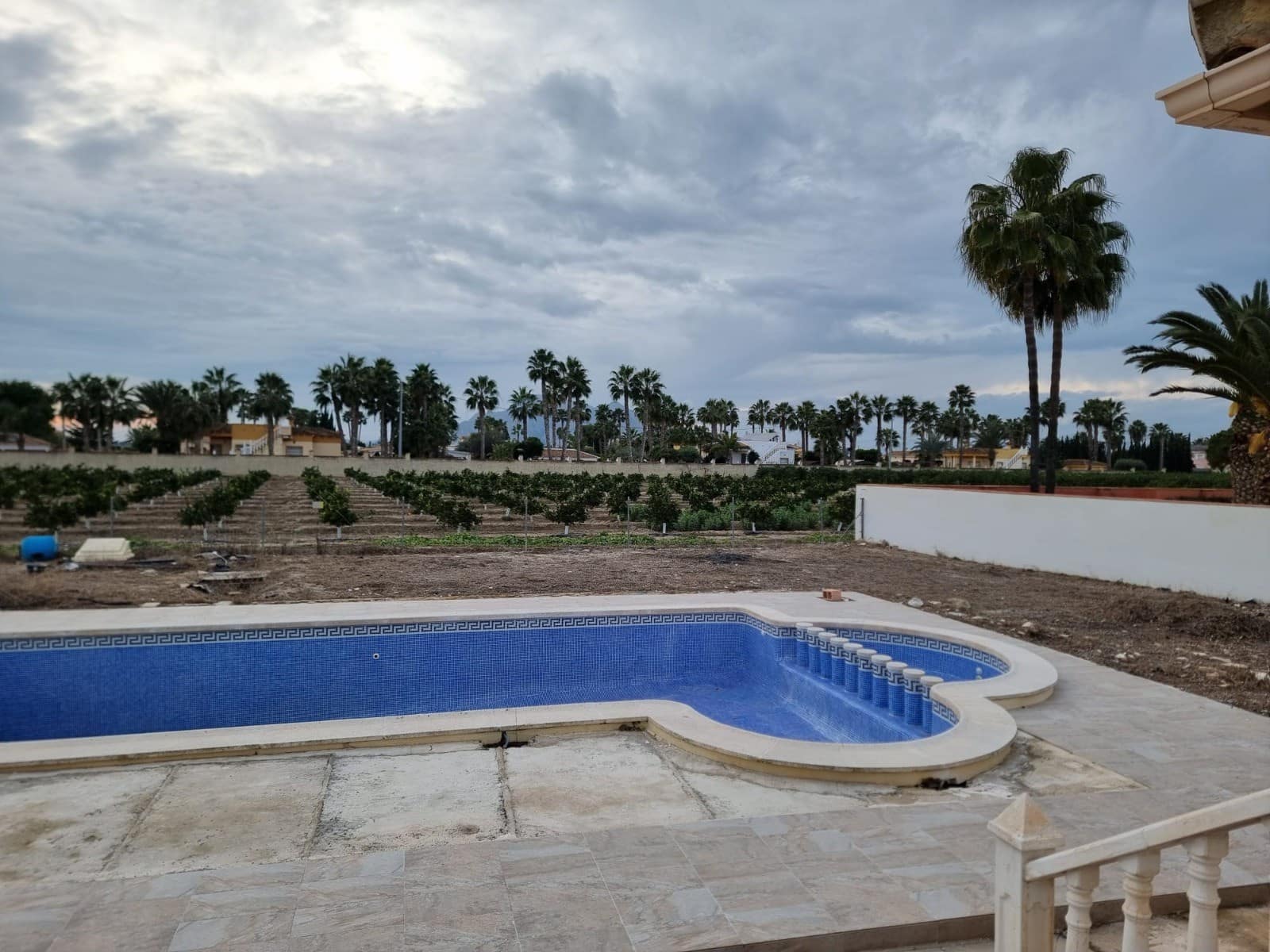 Chalet de 4 habitaciones en Catral en venta con piscina garaje - 340.000 € (Ref: 9630567)