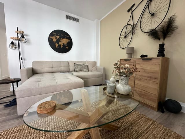 2 makuuhuone Huoneisto myytävänä paikassa La Marina, Elche / Elx mukana uima-altaan 
autotalli - 197 000 € (Ref: 9685240)