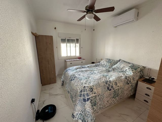 4 quarto Moradia para venda em La Marina, Elche / Elx com garagem - 220 000 € (Ref: 9713517)