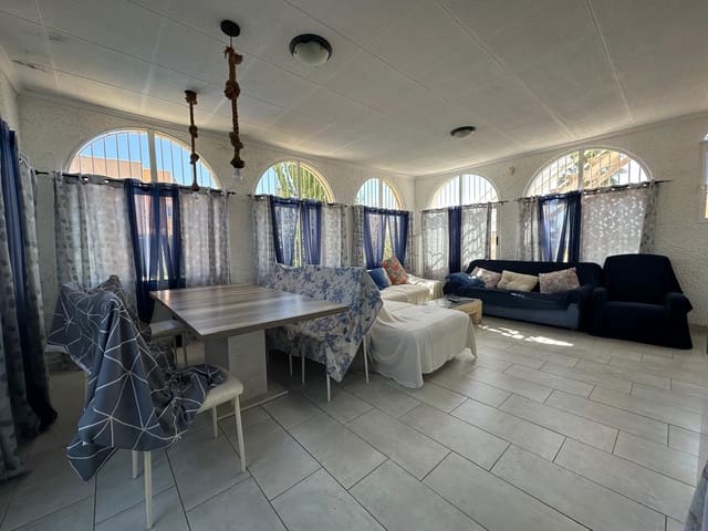 Chalet de 5 habitaciones en La Marina, Elche / Elx en venta con piscina garaje - 365.000 € (Ref: 9715633)