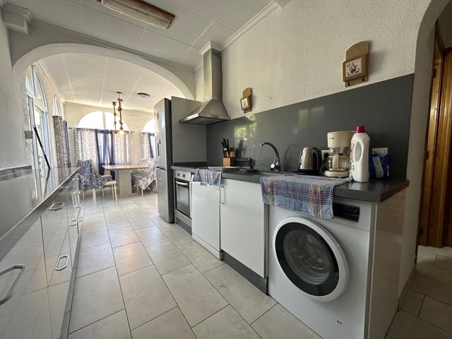 Chalet de 5 habitaciones en La Marina, Elche / Elx en venta con piscina garaje - 365.000 € (Ref: 9715633)