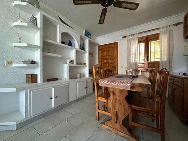 Chalet de 5 habitaciones en La Marina, Elche / Elx en venta con piscina garaje - 365.000 € (Ref: 9715633)