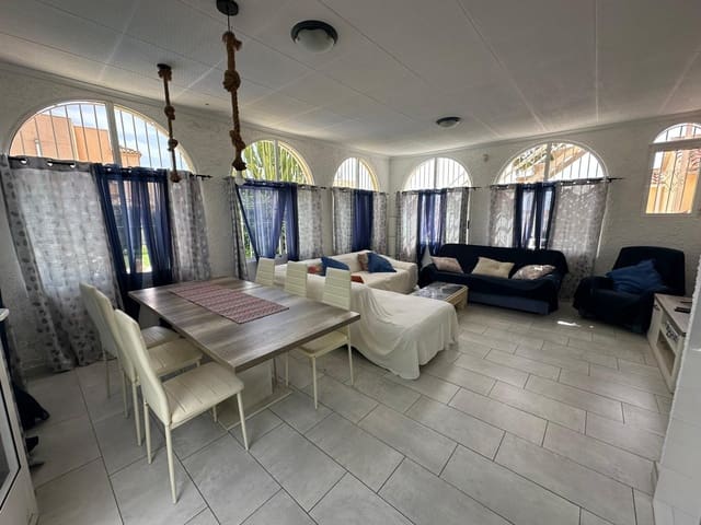 5 soveværelse Villa til salg i La Marina, Elche / Elx med swimmingpool garage - € 365.000 (Ref: 9715633)