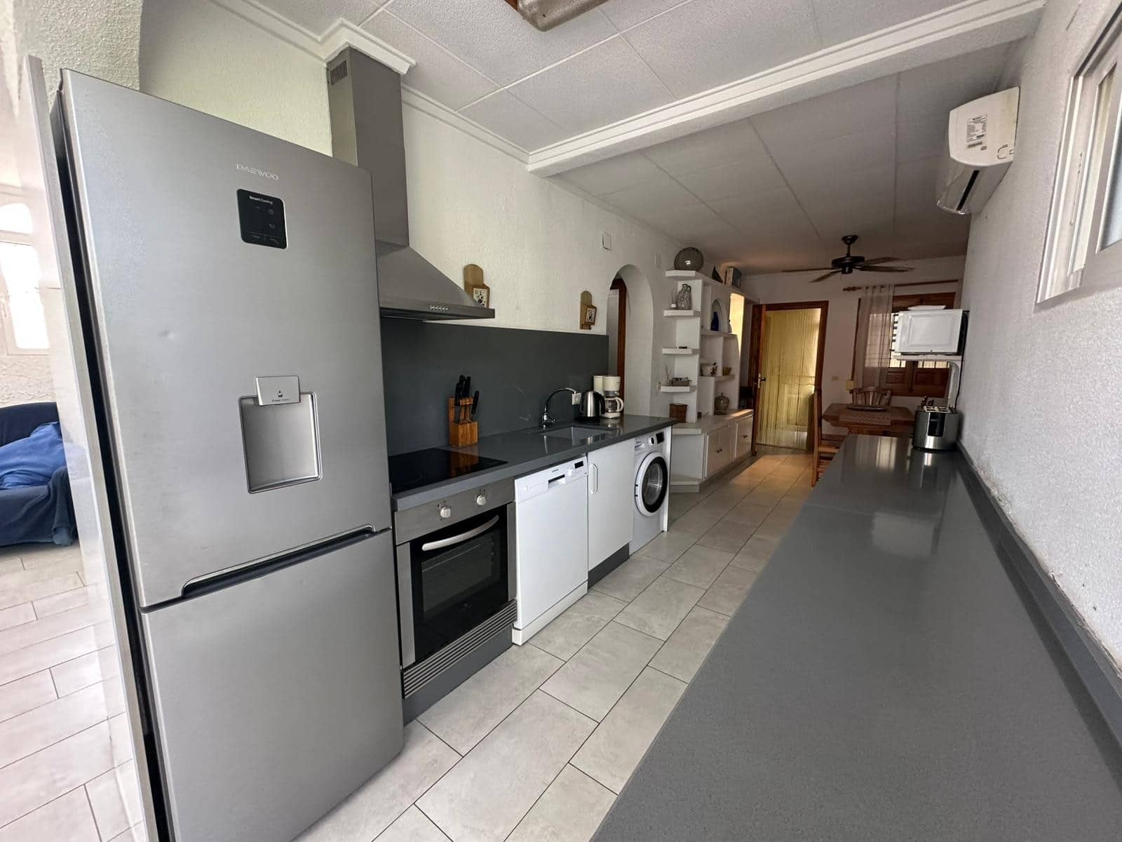 5 bedroom Villa for sale in La Marina with pool garage - € 365,000 (Ref: 9715633)