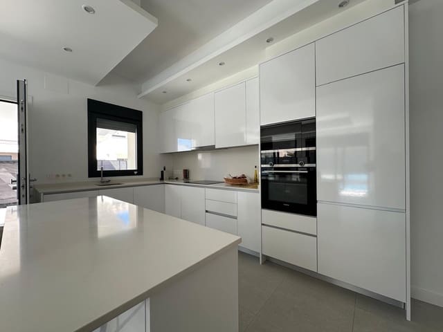 3 quarto Moradia para venda em La Marina, Elche / Elx com piscina garagem - 490 000 € (Ref: 9737126)