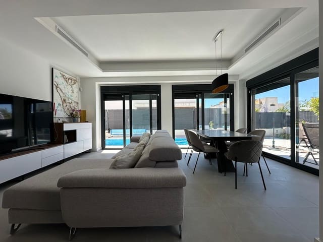 3 quarto Moradia para venda em La Marina, Elche / Elx com piscina garagem - 490 000 € (Ref: 9737126)