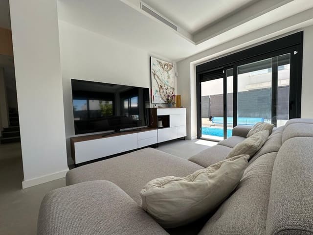 3 quarto Moradia para venda em La Marina, Elche / Elx com piscina garagem - 490 000 € (Ref: 9737126)