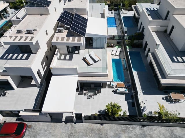 3 quarto Moradia para venda em La Marina, Elche / Elx com piscina garagem - 490 000 € (Ref: 9737126)