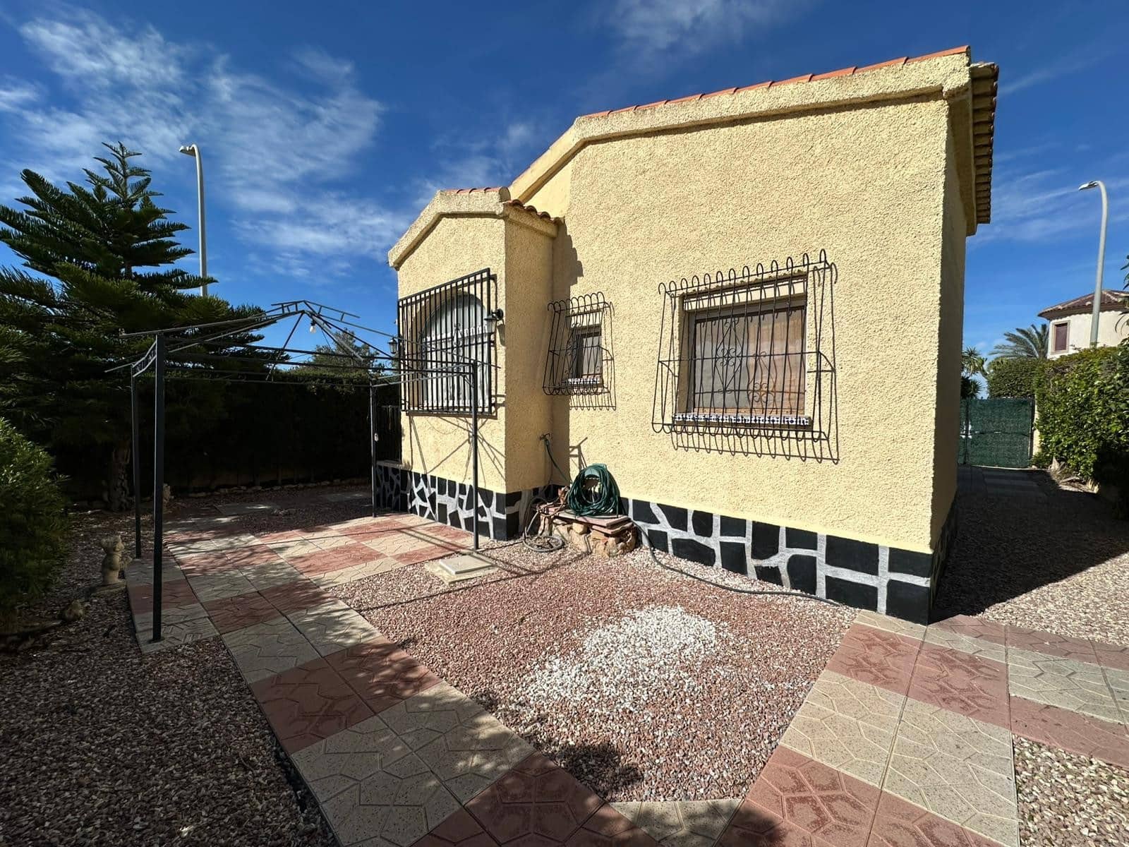 Chalet de 2 habitaciones en La Marina en venta con garaje - 165.000 € (Ref: 9740094)