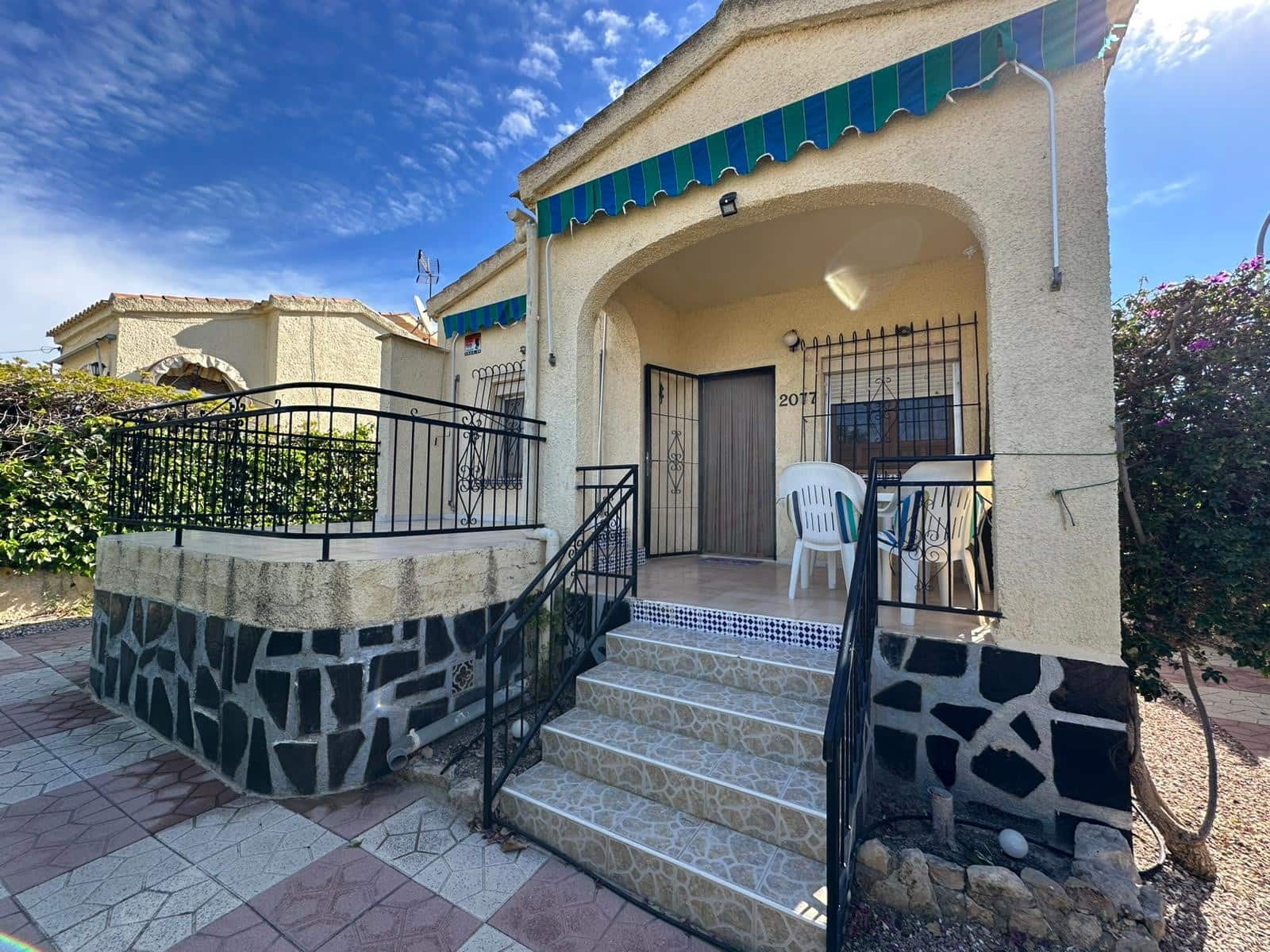 Chalet de 2 habitaciones en La Marina en venta con garaje - 165.000 € (Ref: 9740094)