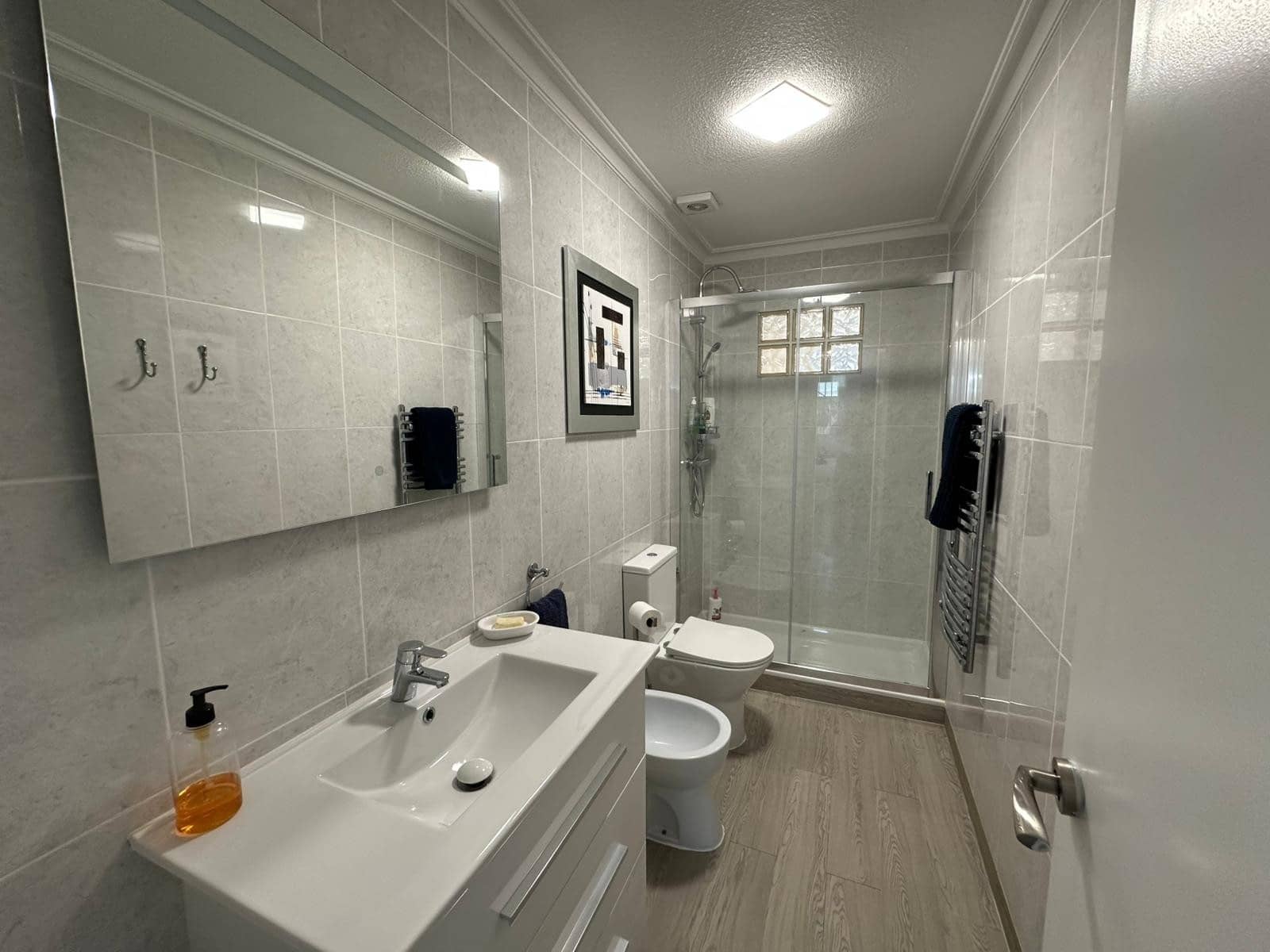 4 makuuhuone Huvila myytävänä paikassa La Marina mukana uima-altaan 
autotalli - 520 000 € (Ref: 9748404)