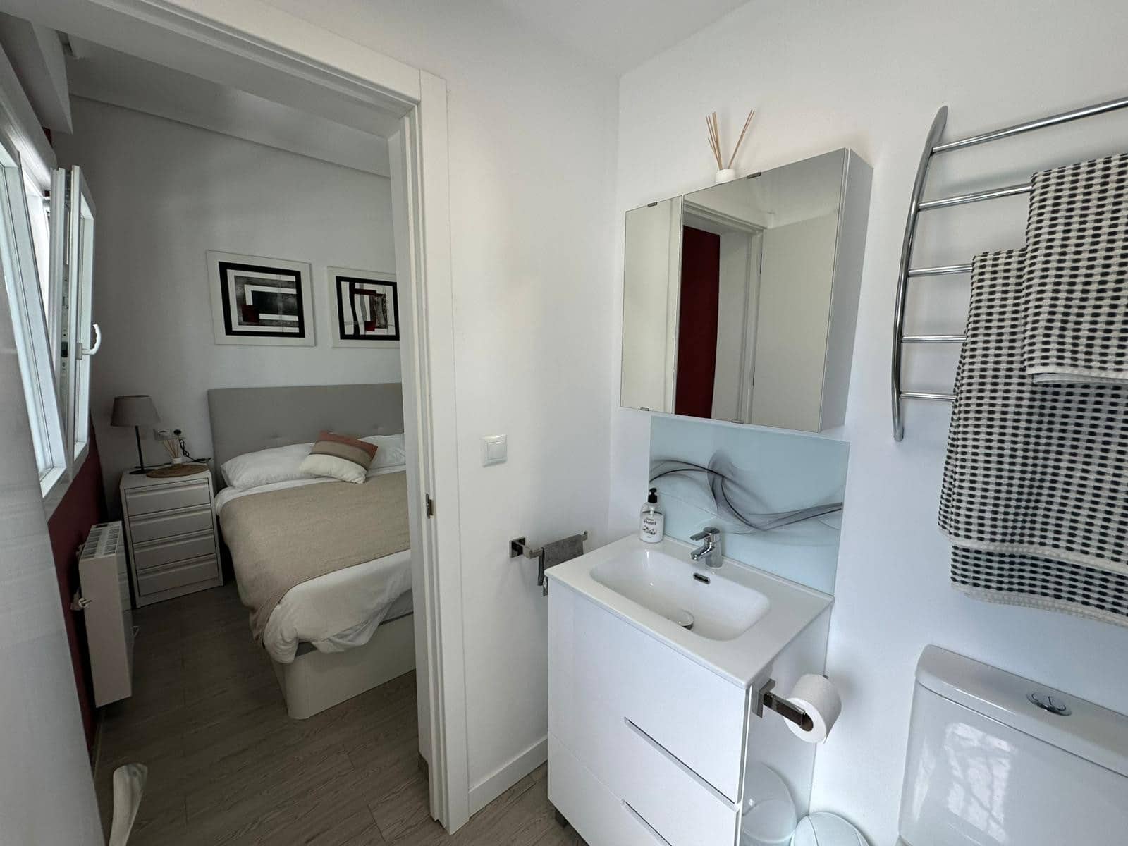 4 makuuhuone Huvila myytävänä paikassa La Marina mukana uima-altaan 
autotalli - 520 000 € (Ref: 9748404)