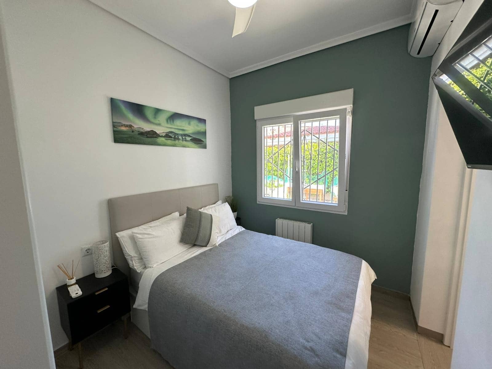 4 makuuhuone Huvila myytävänä paikassa La Marina mukana uima-altaan 
autotalli - 520 000 € (Ref: 9748404)