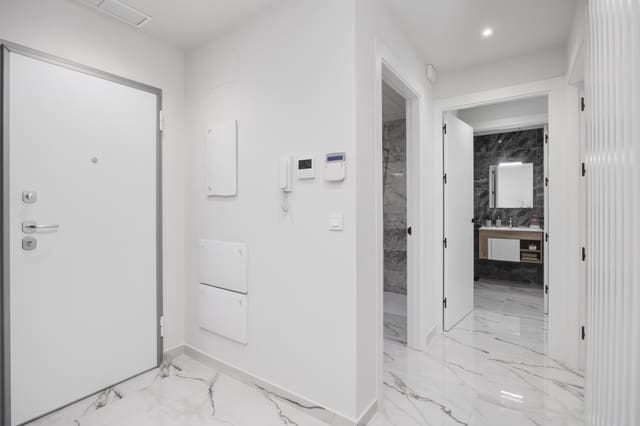 Apartamento de 2 habitaciones en San Miguel de Salinas en venta con piscina - 224.000 € (Ref: 9751091)