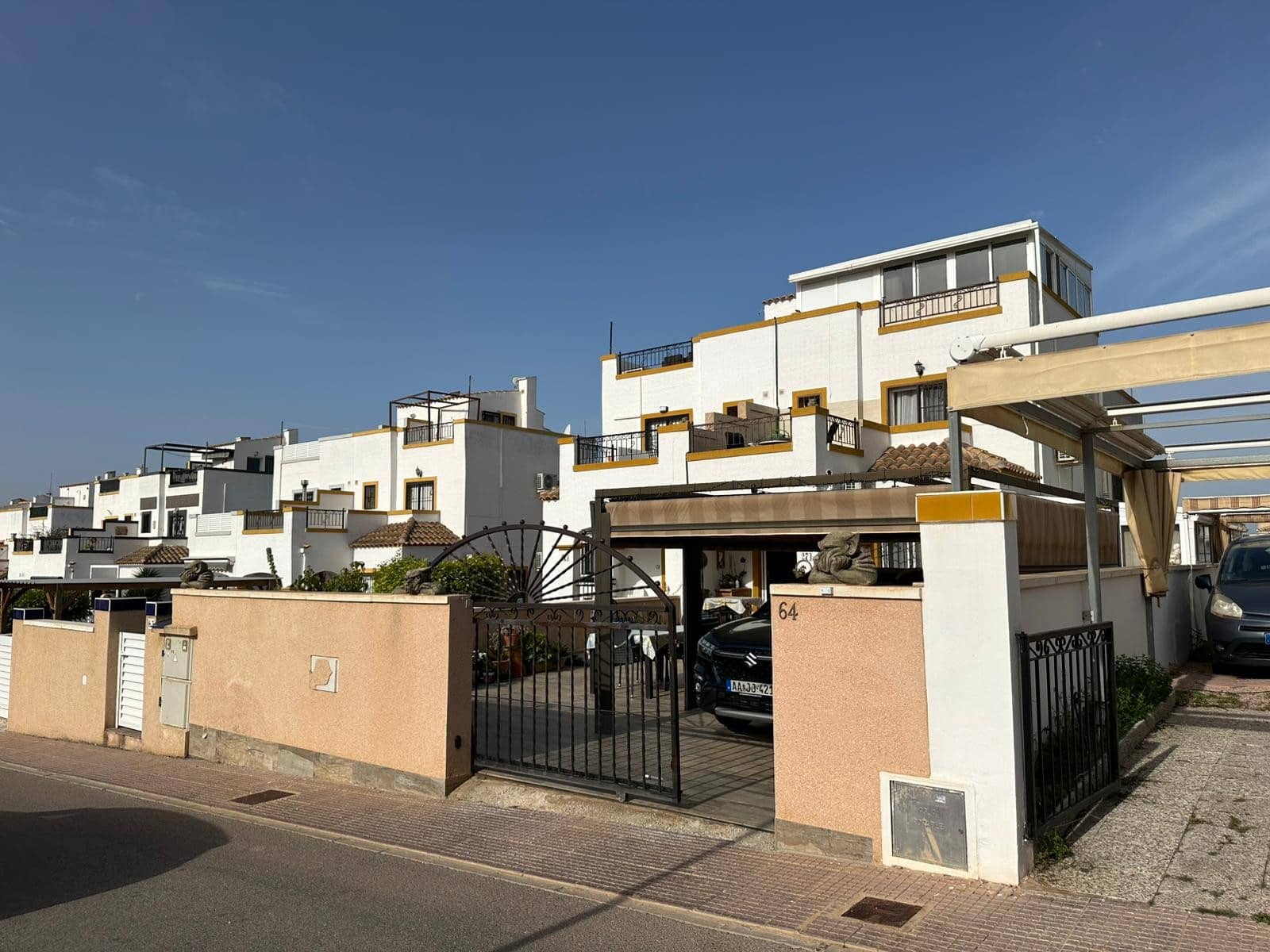 4 sypialnia Willa na sprzedaż w La Marina z basenem garażem - 238 000 € (Ref: 9757792)