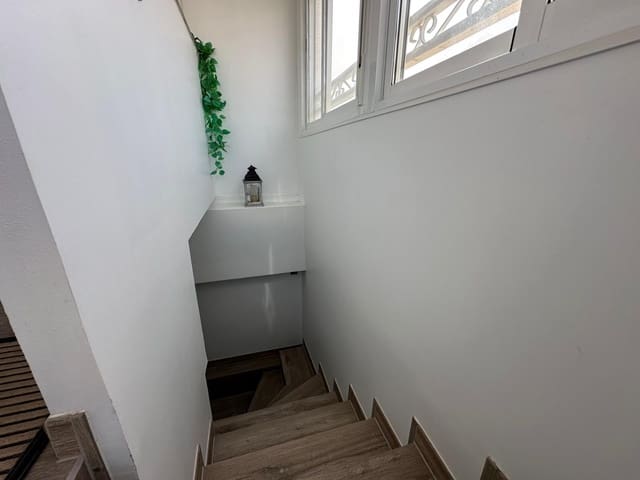 4 soveværelse Villa til salg i La Marina, Elche / Elx med swimmingpool garage - € 230.000 (Ref: 9761295)