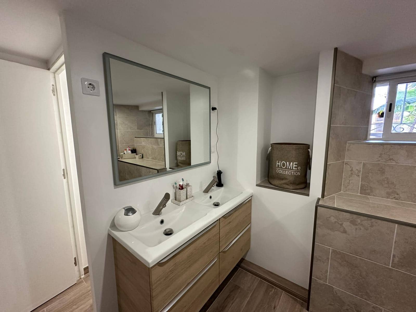 4 makuuhuone Huvila myytävänä paikassa La Marina mukana uima-altaan 
autotalli - 230 000 € (Ref: 9761295)