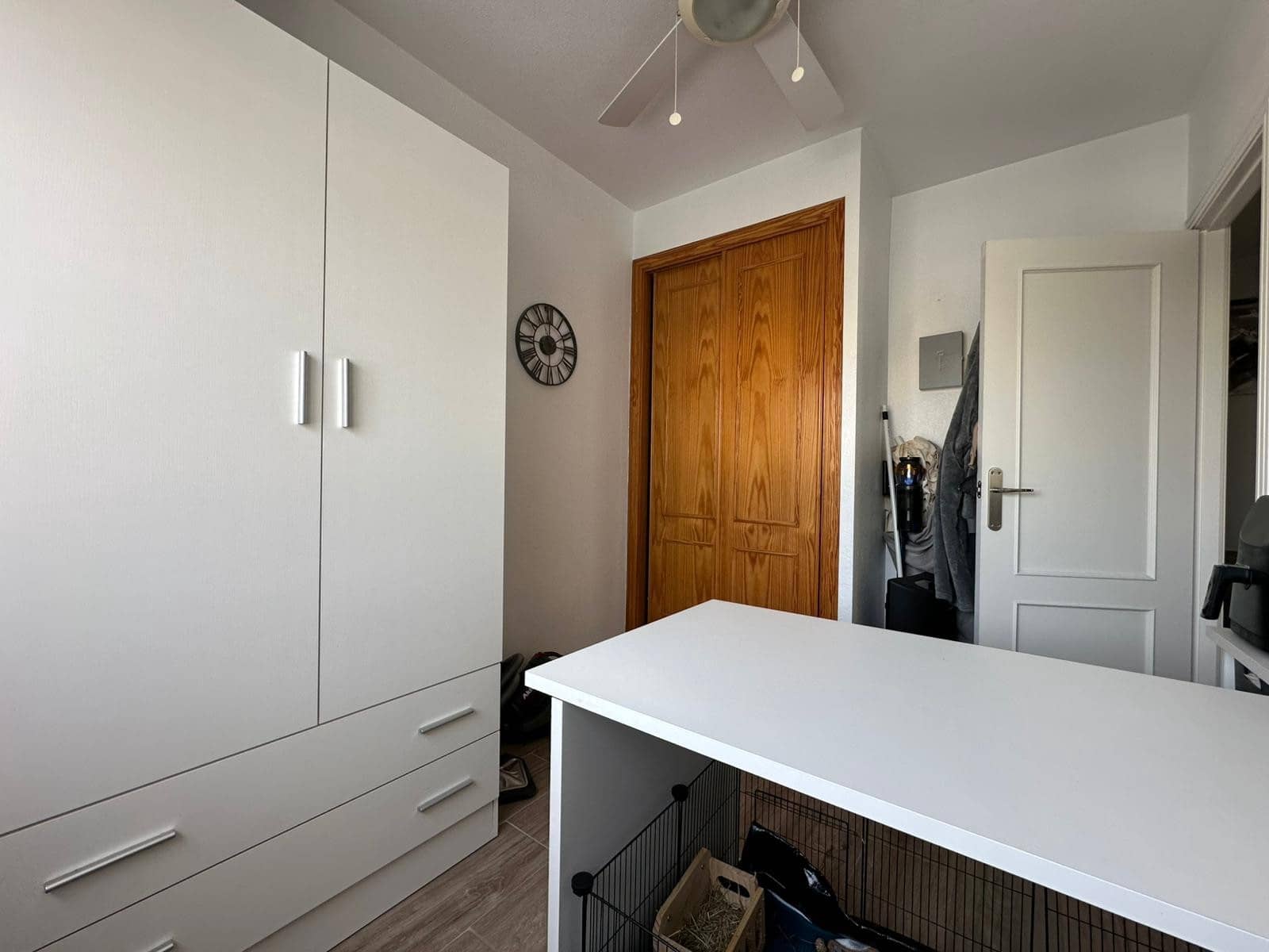 4 makuuhuone Huvila myytävänä paikassa La Marina mukana uima-altaan 
autotalli - 230 000 € (Ref: 9761295)