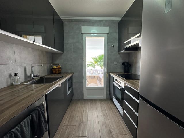 4 soveværelse Villa til salg i La Marina, Elche / Elx med swimmingpool garage - € 230.000 (Ref: 9761295)