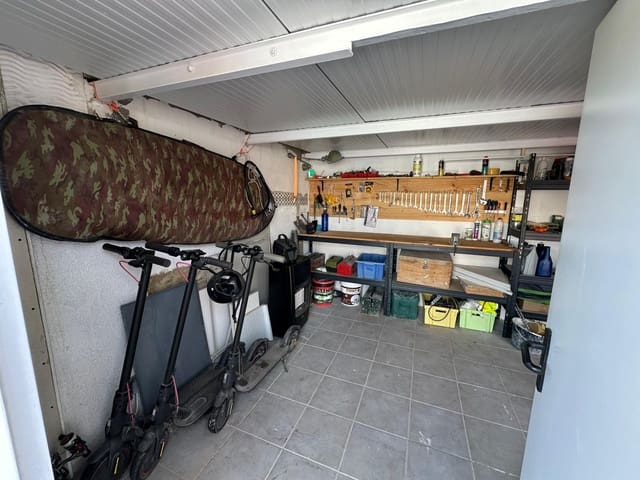 4 soveværelse Villa til salg i La Marina, Elche / Elx med swimmingpool garage - € 230.000 (Ref: 9761295)