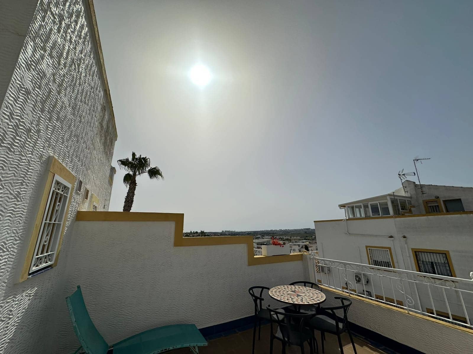 4 makuuhuone Huvila myytävänä paikassa La Marina mukana uima-altaan 
autotalli - 230 000 € (Ref: 9761295)