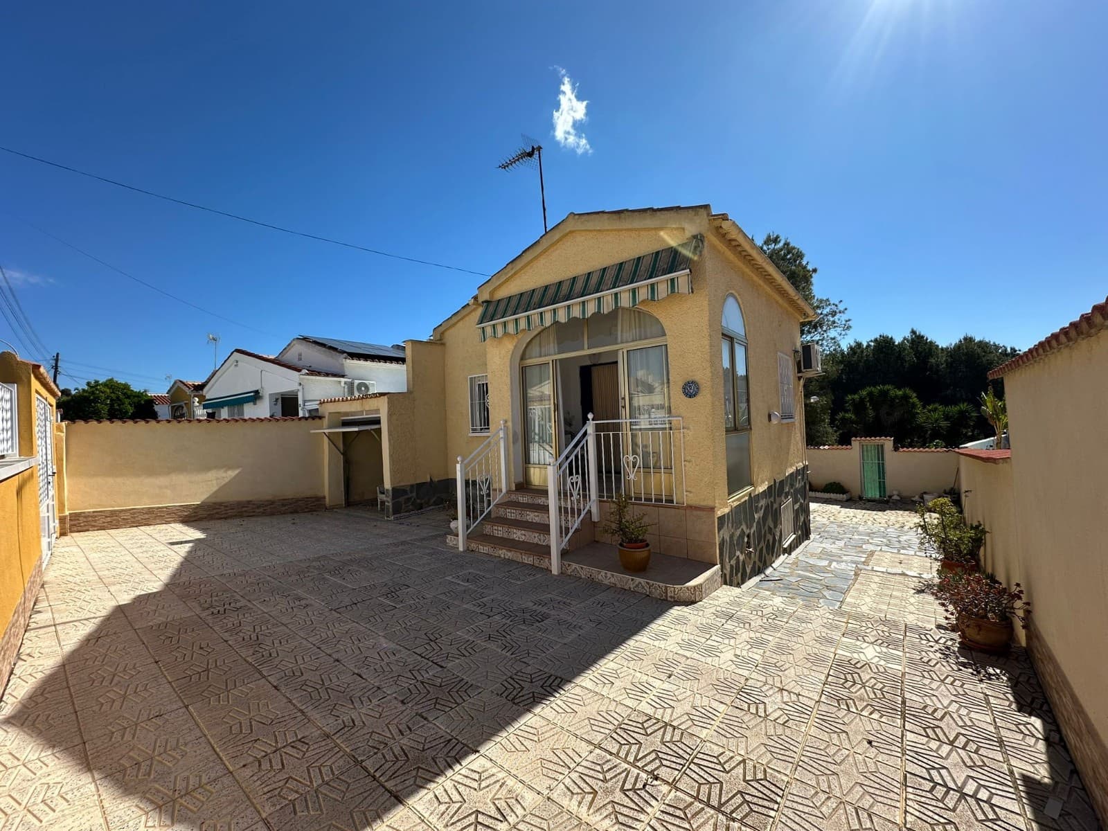 2 slaapkamer Villa te koop in La Marina met garage - € 190.000 (Ref: 9770983)