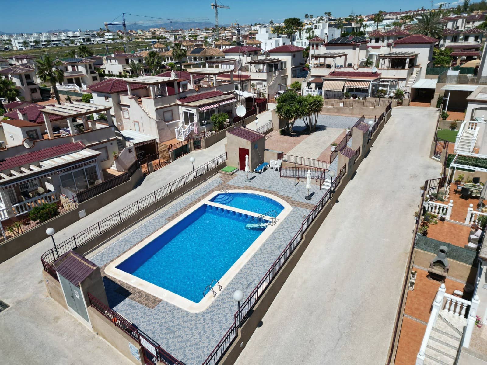 3 soveværelse Villa til salg i La Marina med swimmingpool garage - € 180.000 (Ref: 9779074)