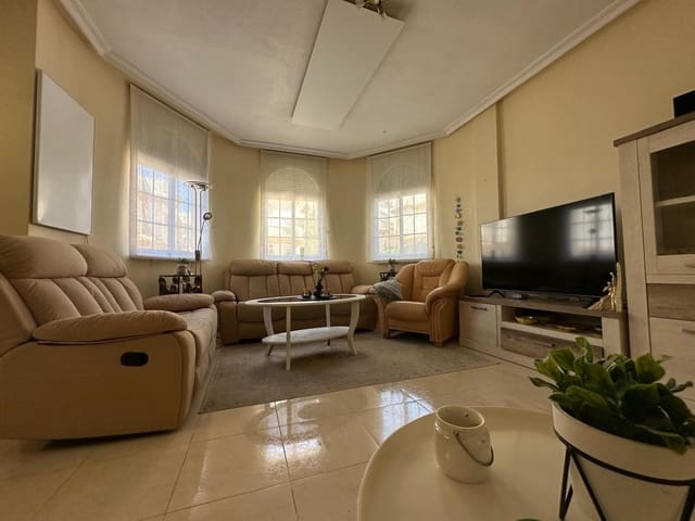 3 soveværelse Villa til salg i La Marina, Elche / Elx med swimmingpool - € 195.000 (Ref: 9781119)