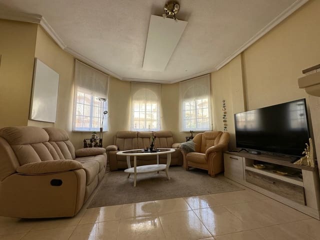 3 soveværelse Villa til salg i La Marina, Elche / Elx med swimmingpool - € 195.000 (Ref: 9781119)