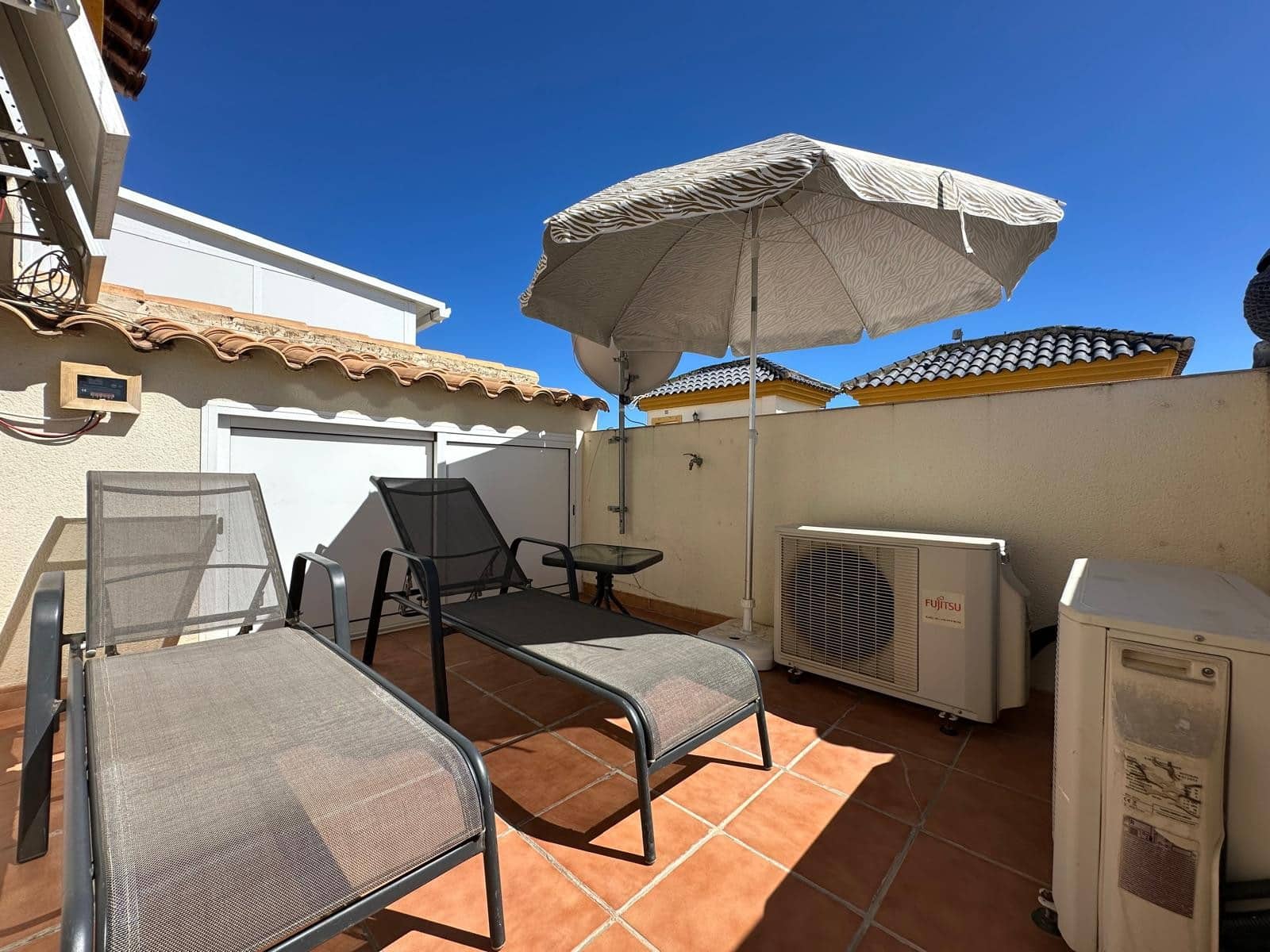 3 bedroom Villa for sale in La Marina with pool - € 195,000 (Ref: 9781119)