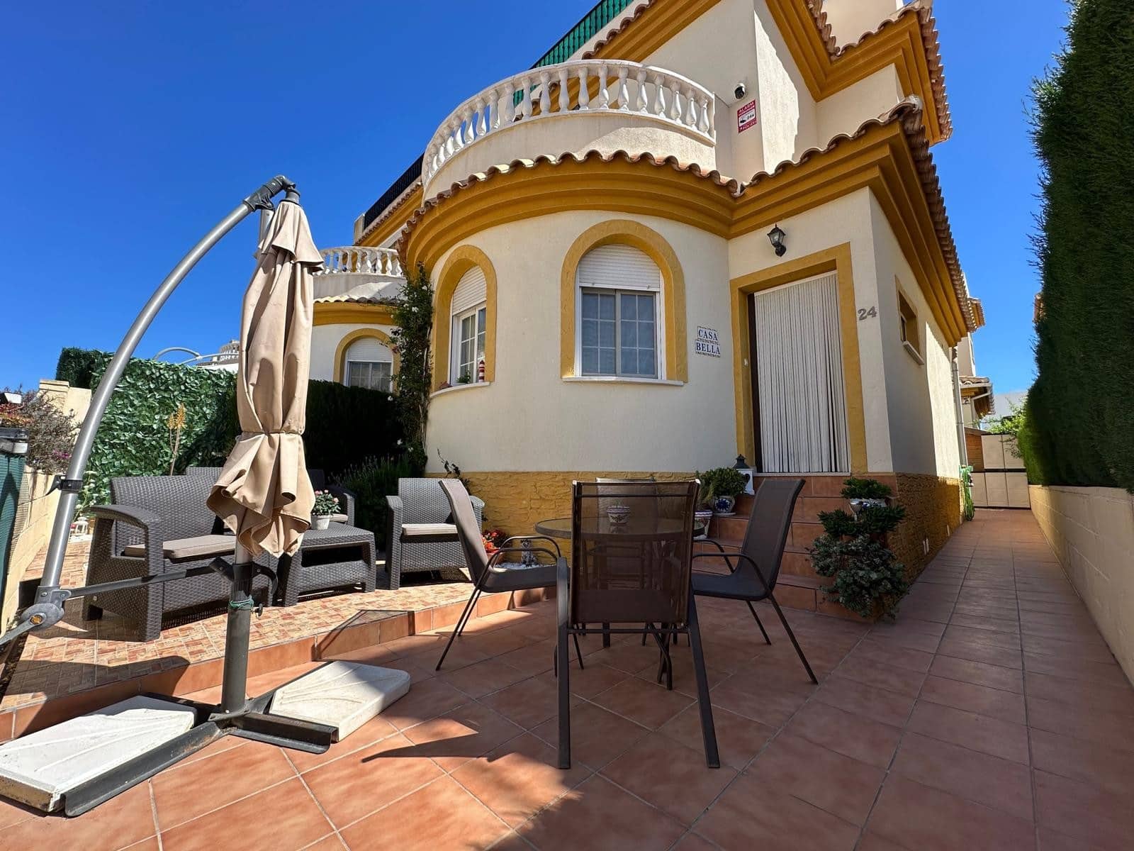 3 bedroom Villa for sale in La Marina with pool - € 195,000 (Ref: 9781119)
