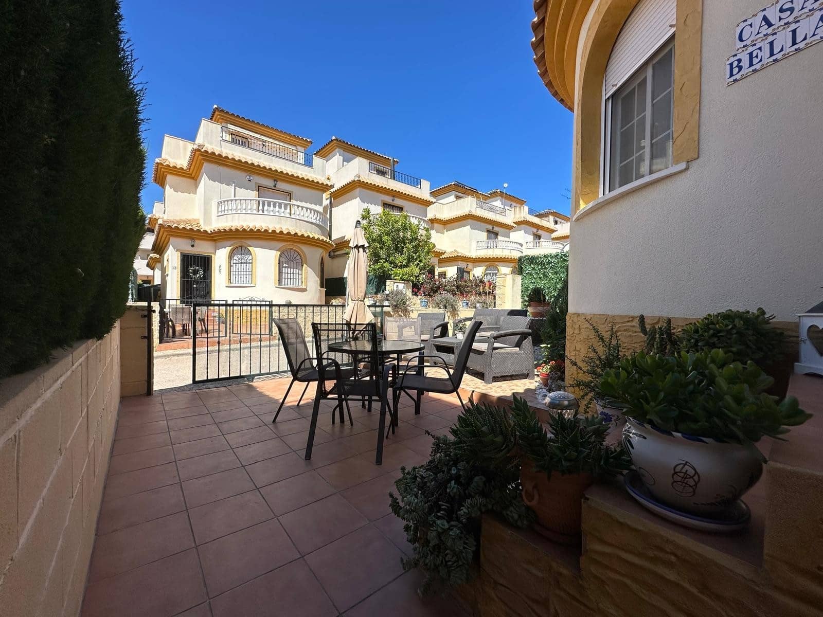 3 bedroom Villa for sale in La Marina with pool - € 195,000 (Ref: 9781119)