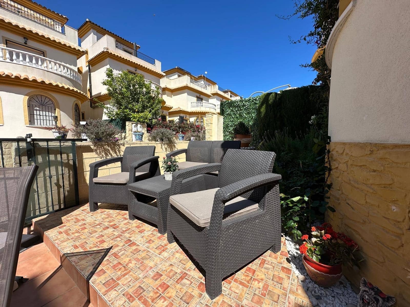 3 bedroom Villa for sale in La Marina with pool - € 195,000 (Ref: 9781119)