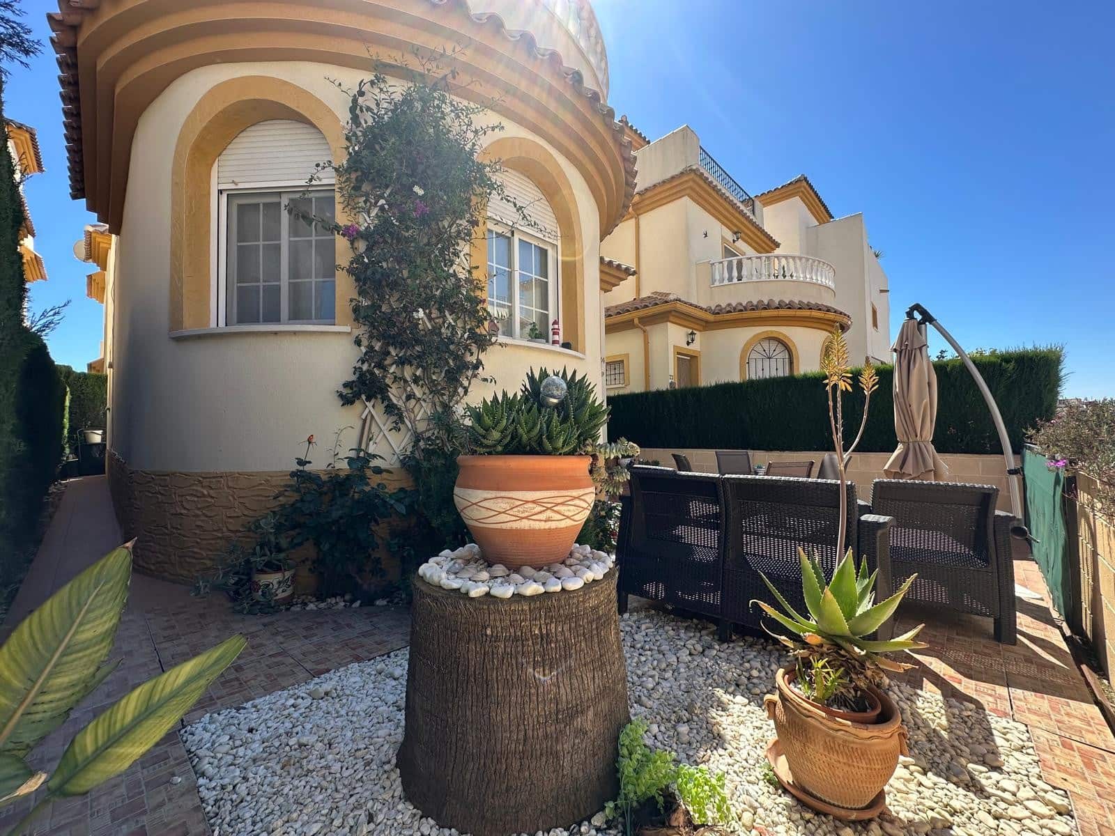 3 bedroom Villa for sale in La Marina with pool - € 195,000 (Ref: 9781119)