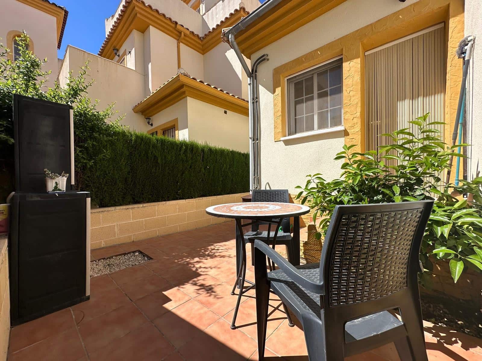 3 bedroom Villa for sale in La Marina with pool - € 195,000 (Ref: 9781119)