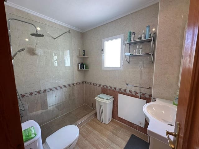 3 soveværelse Villa til salg i La Marina, Elche / Elx med swimmingpool garage - € 195.000 (Ref: 9781391)